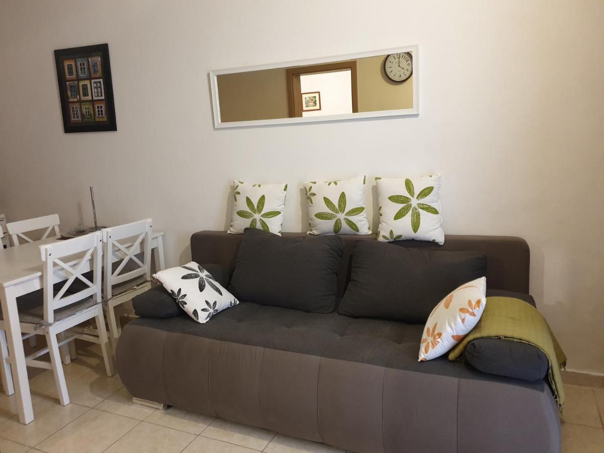Hotel Lemon Tree à Donji Seget Extérieur photo