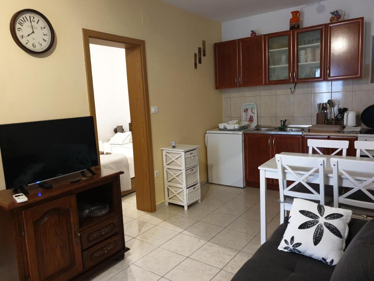 Hotel Lemon Tree à Donji Seget Extérieur photo