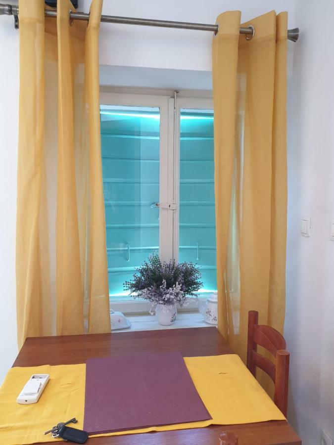 Hotel Lemon Tree à Donji Seget Extérieur photo